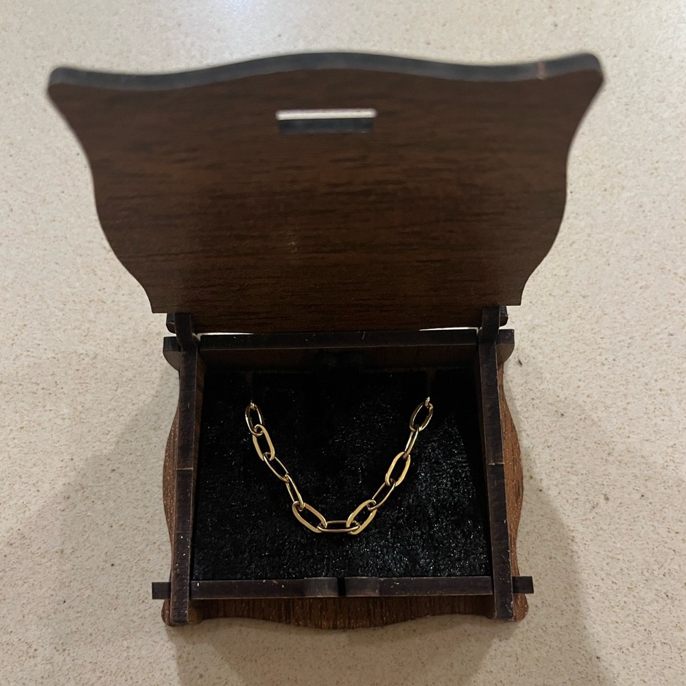 Gold chain- ready to gift!